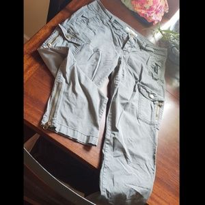 Old Navy Olive Army Green Cargo Capris Size 4
